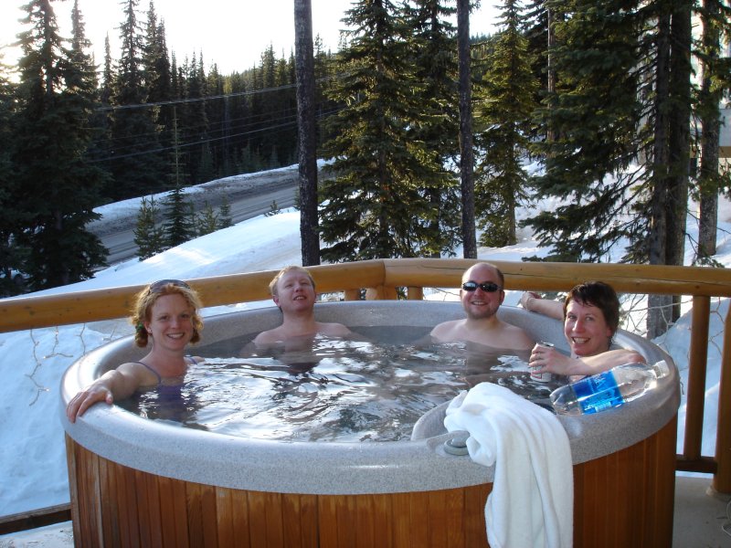 Image of hot tub found at Wikipedia.org