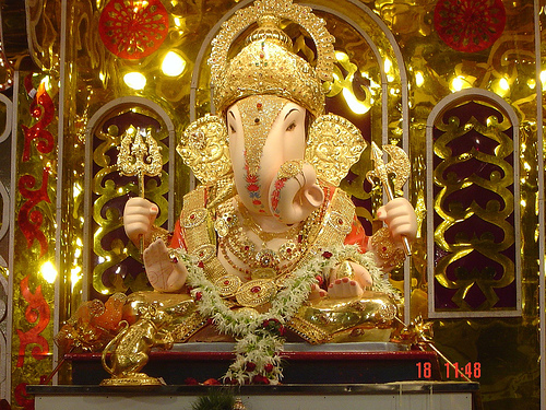 Lord Ganesha image taken by "Vinod" from http://www.flickr.com/photos/fxtreme/226962511/